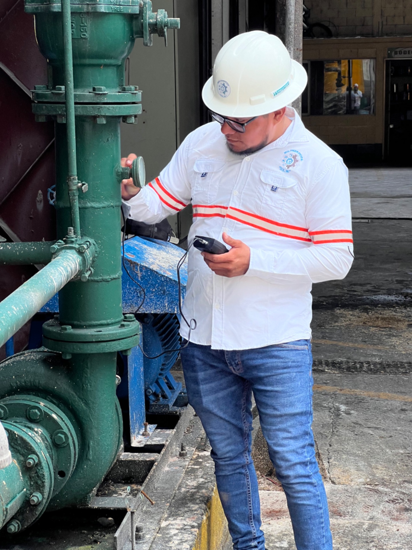 Medición de desgaste en tuberías, tanques etc. por medio de ultrasonido 